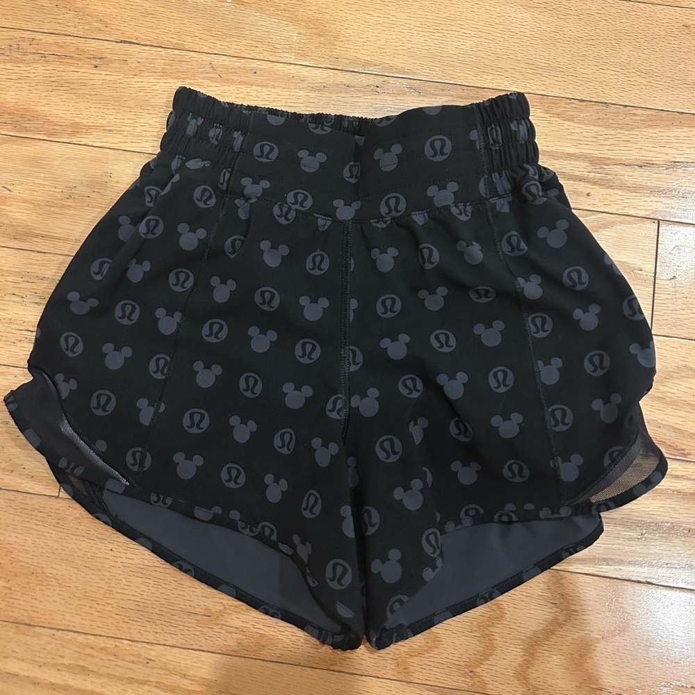Lululemon x Disney hotty hot shorts size 0